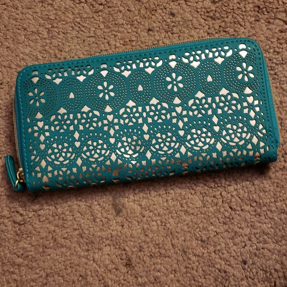 Gently used wallet